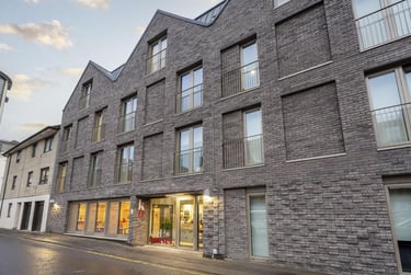 1 bed studio, Lower Gilmore Place, Fountainbridge, Edinburgh, EH39NY - Image 1